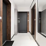 Park Apartment By Kramm * بوزنان